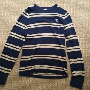 100% A&F otton long sleeve comfortable shirt. No stains & never worn